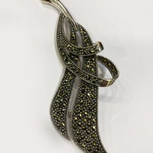 Beautiful Silver Leaf Brooch | 80x30mm